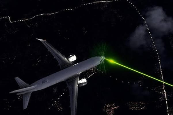 chennai-flight-laser-light-ulloornews